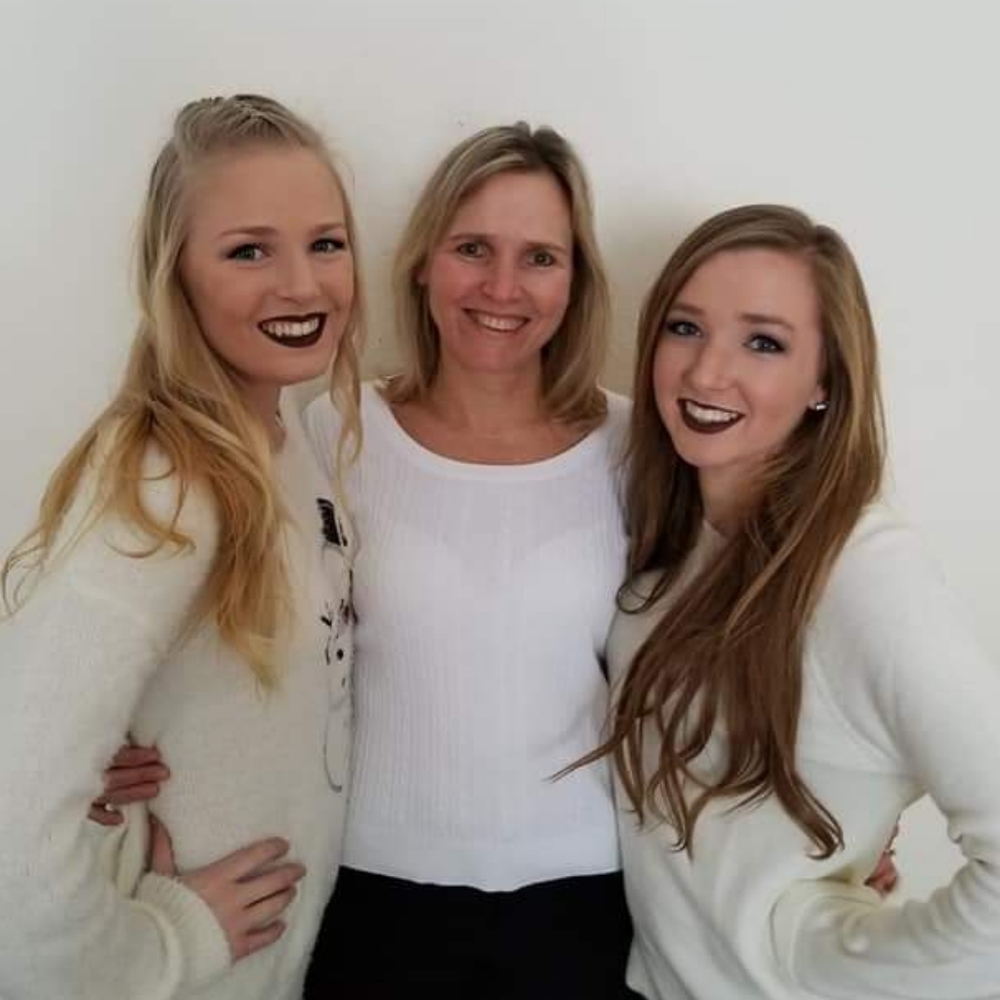 Meet your Posher, Sisters